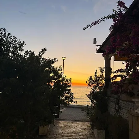 M Seaside *